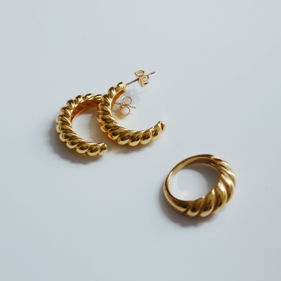 18K Gold Plated Croissant Hoop Earrings - Picture 4 of 9